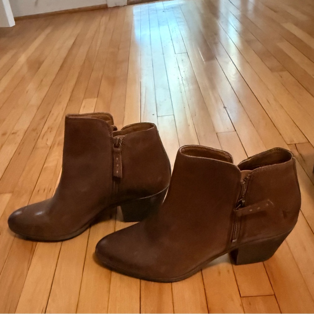 Frye Women's Tan Leather Booties Judith Double Zip NIOB sz 7.5 - Picture 3 of 4